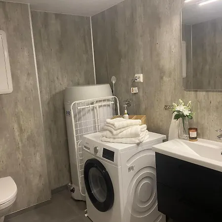 With Parking ترومسو